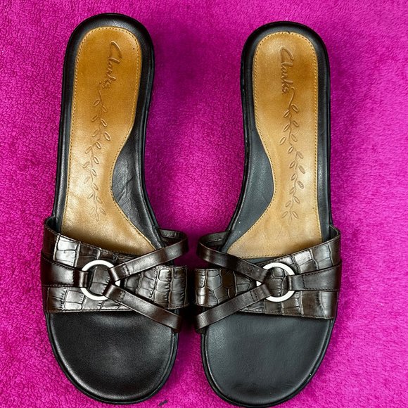 Clarks slides sandals Barely Worn 9M  | Leather Sandals (used) - Picture 5 of 9